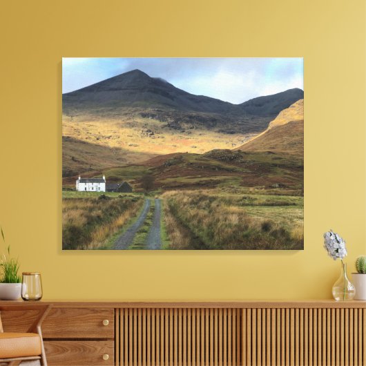 Isolated Farmhouse op het eiland Mull, Schotland Canvas Afdruk (Insitu (Woonkamer))