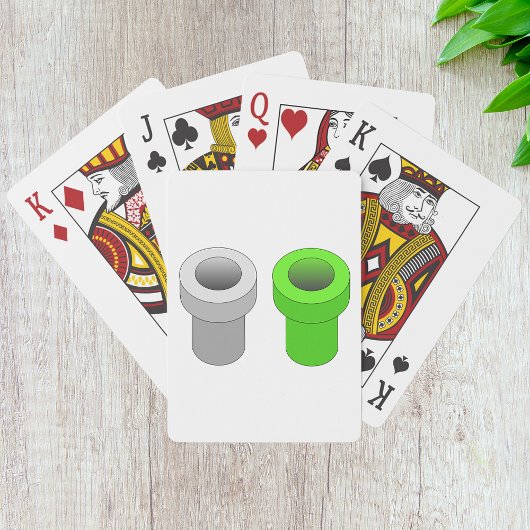 Isometrische buizen die kaarten spelen