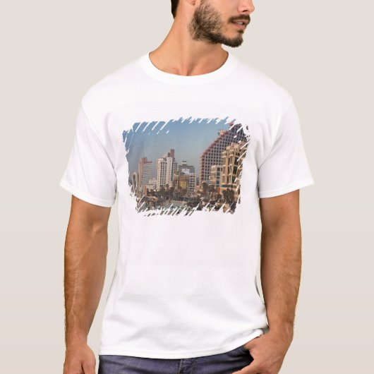 Israël, Tel Aviv, beachfront, hotels, schemering T-shirt (Voorkant)