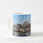 Istanboel. Cityscape. Koffiemok (Voorkant links)