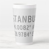 Istanbul Latitude- en Longitude-coördinaten Latte Mok (Voorkant)