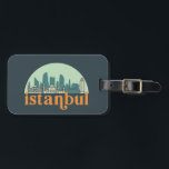 Istanbul Turkey  City Skyline Cityscape Art Bagagelabel<br><div class="desc">en retro-stadsplan met prachtige skyline, toeristische attractie en cityscape art. Koelwolkenkrabber en bouwartikelen voor silhouette-illustratie voor toeristen en reizigers. Perfect als souvenir om terug naar huis te brengen wanneer je op reis bent. Bespaar de herinnering aan uw reis en vakantie met familie en vrienden. De achtergrondkleur kan aan uw gewenste...</div>