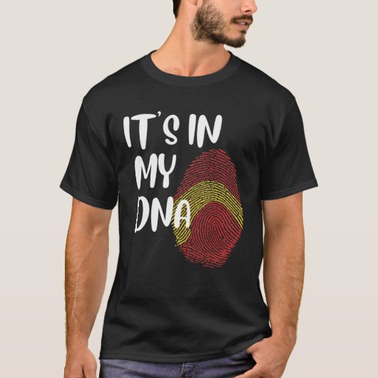 It s In My DNA Spanish Proud Español Spanish Flag T-shirt (Voorkant)