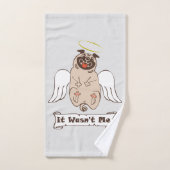 It Wasn't Me angel pug funny quote Bad Handdoek (Handdoek)