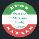 Italiaans Merry Christmas Buon Natale Ronde Sticke Ronde Sticker<br><div class="desc">Voeg uw Italiaans familienaam toe aan deze Buon Natale Christmas ronde stickers die iedereen een Zeer Vrolijk in de taal van Italië wensen. Met de groene, witte en rode kleuren van de Italiaanse vlag.or Tricolore, deze bespaart u enige tijd wanneer u uw kerstkaarten doet. Makkelijker dan elke handtekening. Schil en...</div>