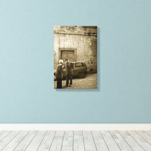 Italiaans straatbeeld in sepia canvas print (Insitu (Houten vloer))