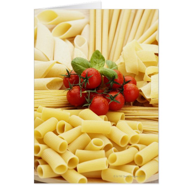 Italiaanse keuken. Deegwaren en tomaten. (Voorkant)