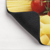 Italiaanse keuken. Deegwaren en tomaten. Muismat (Hoek)