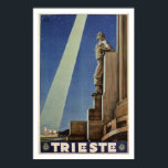 Italiaanse reisposter Art Deco Trieste Poster<br><div class="desc">Retoucheerd en hersteld van een vintage reis adverteren poster. Trieste is een stad en zeehaven in het noordoosten van Italië. Het ligt aan het einde van een smalle strook Italiaans grondgebied tussen het Adriatische Zee en Slovenië, die bijna onmiddellijk ten zuiden en ten oosten van de stad ligt. Triëst bevindt...</div>