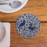 Italiaanse stijl liefdesgeschenken voor koppel Ronde Kartonnen Onderzetter<br><div class="desc">Afbeelding van een  majolica-bord uit Italië versierde in de beroemde Pomegranate florale stijl in blauw,  wit en goud daterend uit de Renaissance Era. Een perfecte elegante bruiloft,  verjaardag,  verjaardag,  valentijns cadeau.</div>