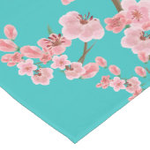 Italian-Inspired Cherry Blossom Green  Lange Tafelloper (Hoek)