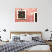 Italië, Asciano, vensterdozen met verse lente Canvas Afdruk (Insitu (Slaapkamer))