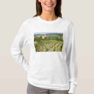 Italië, Bologna, Uitzicht door wijngaard naar Chie T-shirt