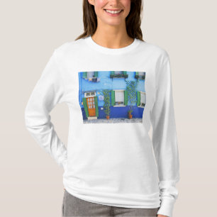 Italië, Burano. Een kleurrijk huis in Burano nabi T-shirt