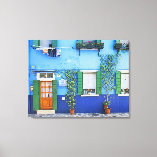 Italië, Burano. Een kleurrijk huis in Burano nabij Canvas Afdruk (Voorkant)
