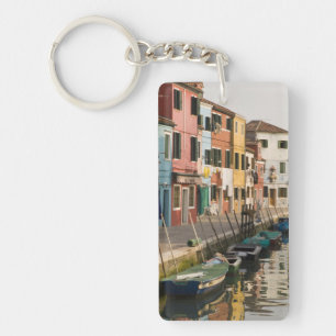 Italië, Burano. Kleurrijke huizen langs een Sleutelhanger