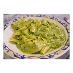 Italië, Camogli. Bord pasta met pesto Foto Afdruk