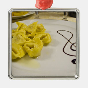 Italië, Cento. Een bord kaas tortellini Metalen Ornament
