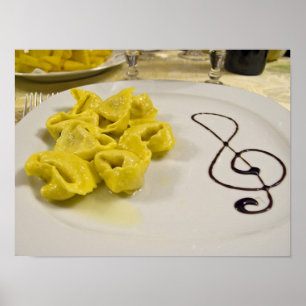 Italië, Cento. Een bord kaas tortellini Poster