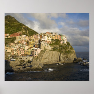Italië, Cinque Terre, Manarola. Dorp op klif. Poster