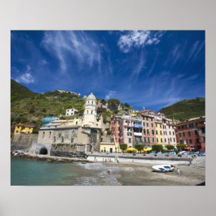 Italië, Cinque Terre, Vernazza, Harbour en Church  Poster