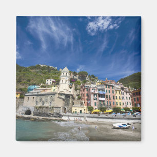 Italië, Cinque Terre, Vernazza, Haven en Kerk 2 Magneet