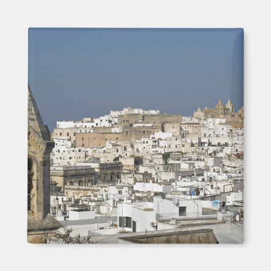 Italië, Ostuni, sluit uitzicht oude stad af Magneet (Voorkant)