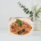 Italië, Positano. Bord van deegwaren en aubergines Briefkaart (Staand voorkant)