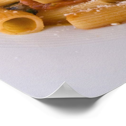 Italië, Positano. Bord van rigatoni weergeven. Poster (Hoek)