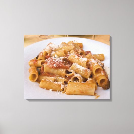 Italië, Positano. Displaybord van rigatoni. Canvas Afdruk (Voorkant)