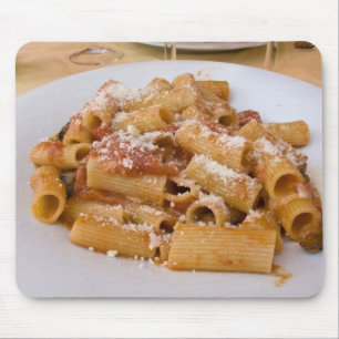 Italië, Positano. Displayplaat van rigatoni. Muismat