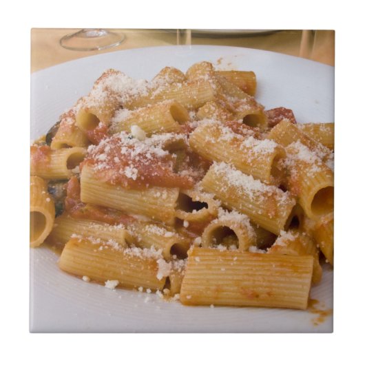 Italië, Positano. Displayplaat van rigatoni Tegeltje (Voorkant)