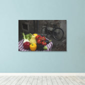 Italië, provincie Brescia, Gargnano. Tabel met Canvas Afdruk (Insitu (Houten vloer))