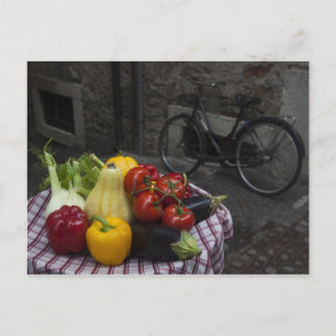 Italië, provincie Brescia, Gargnano. Tafel met 2 Briefkaart