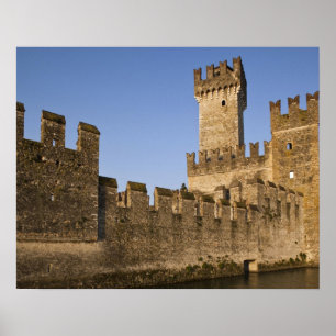 Italië, provincie Brescia, Sirmione. Castello Poster