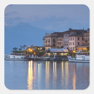 Italië, Provincie Como, Bellagio. Gezicht op de st Vierkante Sticker