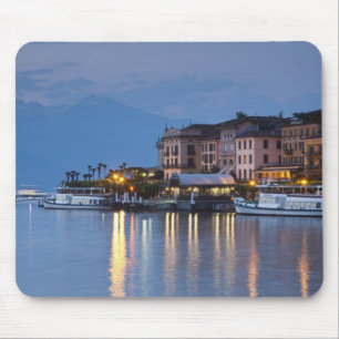 Italië, provincie Como, Bellagio. Gezicht op stad, Muismat