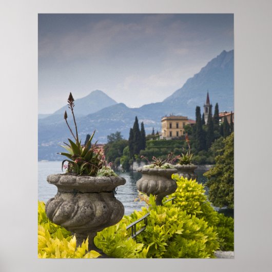 Italië, provincie Lecco, Varenna. Villa Monastero, Poster (Voorkant)
