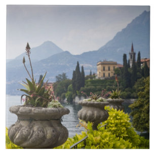 Italië, Provincie Lecco, Varenna. Villa Monastero, Tegeltje