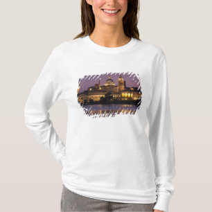 Italië, provincie Mantua, Mantua. Gezicht op de st T-shirt