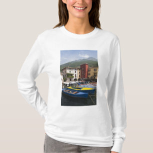 Italië, provincie Verona, Malcesine. Oude Cassone T-shirt