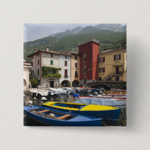 Italië, provincie Verona, Malcesine. Oude Cassone  Vierkante Button 5,1 Cm