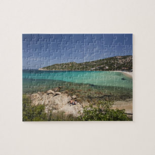Italië, Sardinië, Baja Sardinië. Resort strand. Legpuzzel