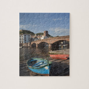 Italië, Sardinië, Bosa. Stadsgezicht langs Temo Legpuzzel