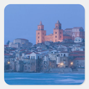 Italië, Sicilië, Cefalu, Gezicht met Duomo vanuit Vierkante Sticker