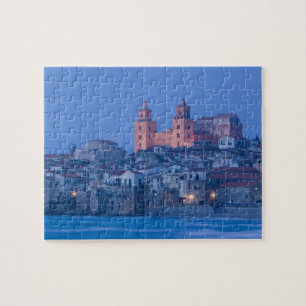 Italië, Sicilië, Cefalu, Uitzicht met Duomo uit Legpuzzel