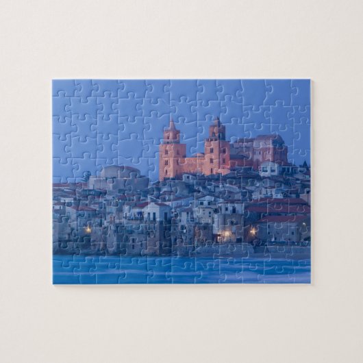 Italië, Sicilië, Cefalu, Uitzicht met Duomo uit Legpuzzel (Horizontaal)