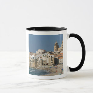 Italië, Sicilië, Cefalu, Uitzicht met Duomo uit Mok