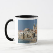 Italië, Sicilië, Cefalu, Uitzicht met Duomo uit Mok (Links)