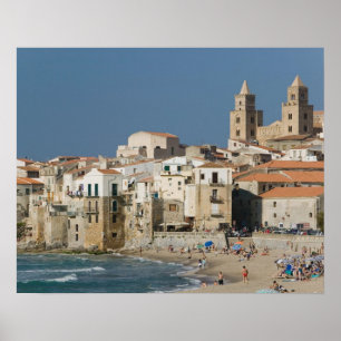 Italië, Sicilië, Cefalu, Uitzicht met Duomo uit Poster